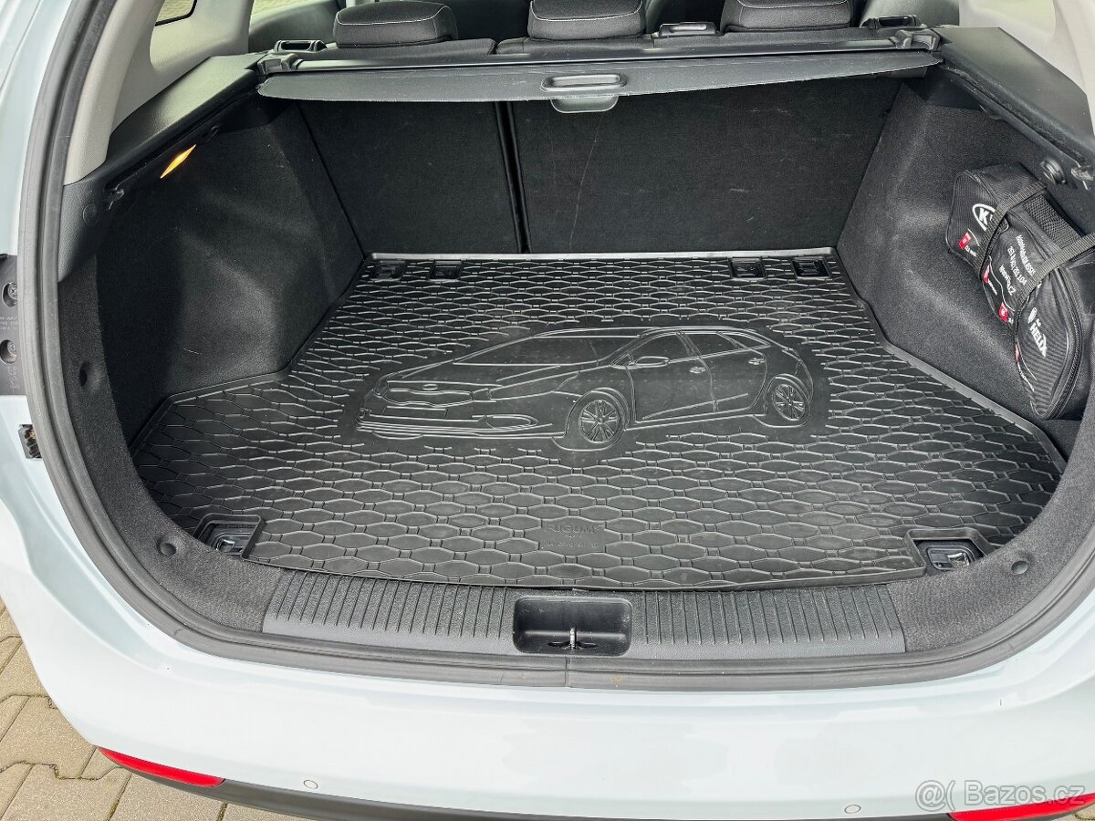 Kia Ceed kombi 1.6 GDI 99kW/135k Exclusive, ČR - 18