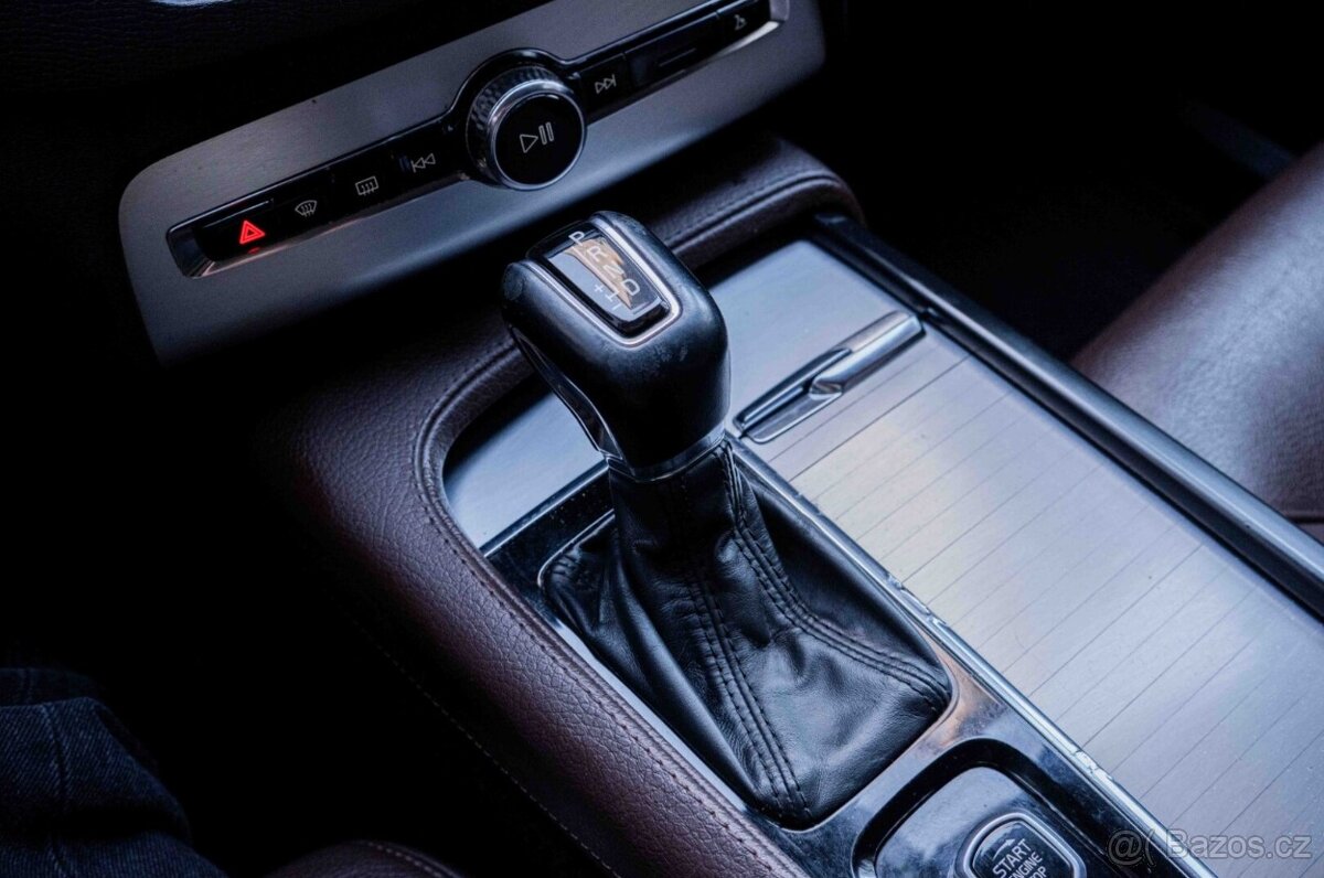 Volvo XC90 XC 90 D4 - 18