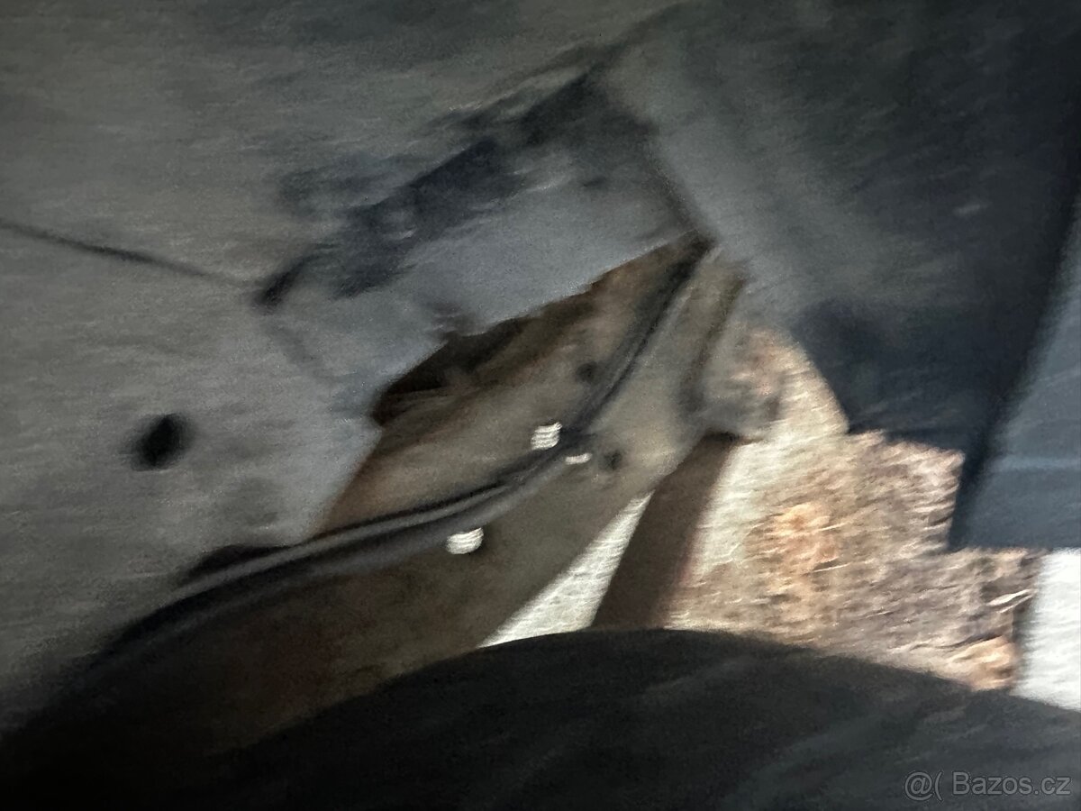 Ford Explorer 4.0 OHV 1997 - 18