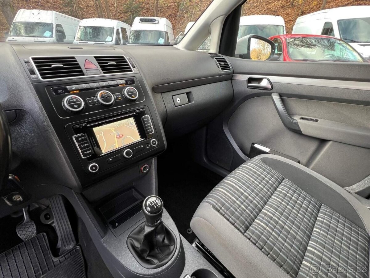 Volkswagen Cross Touran 2.0 TDI 103 kW 2013 klima tempomat - 18