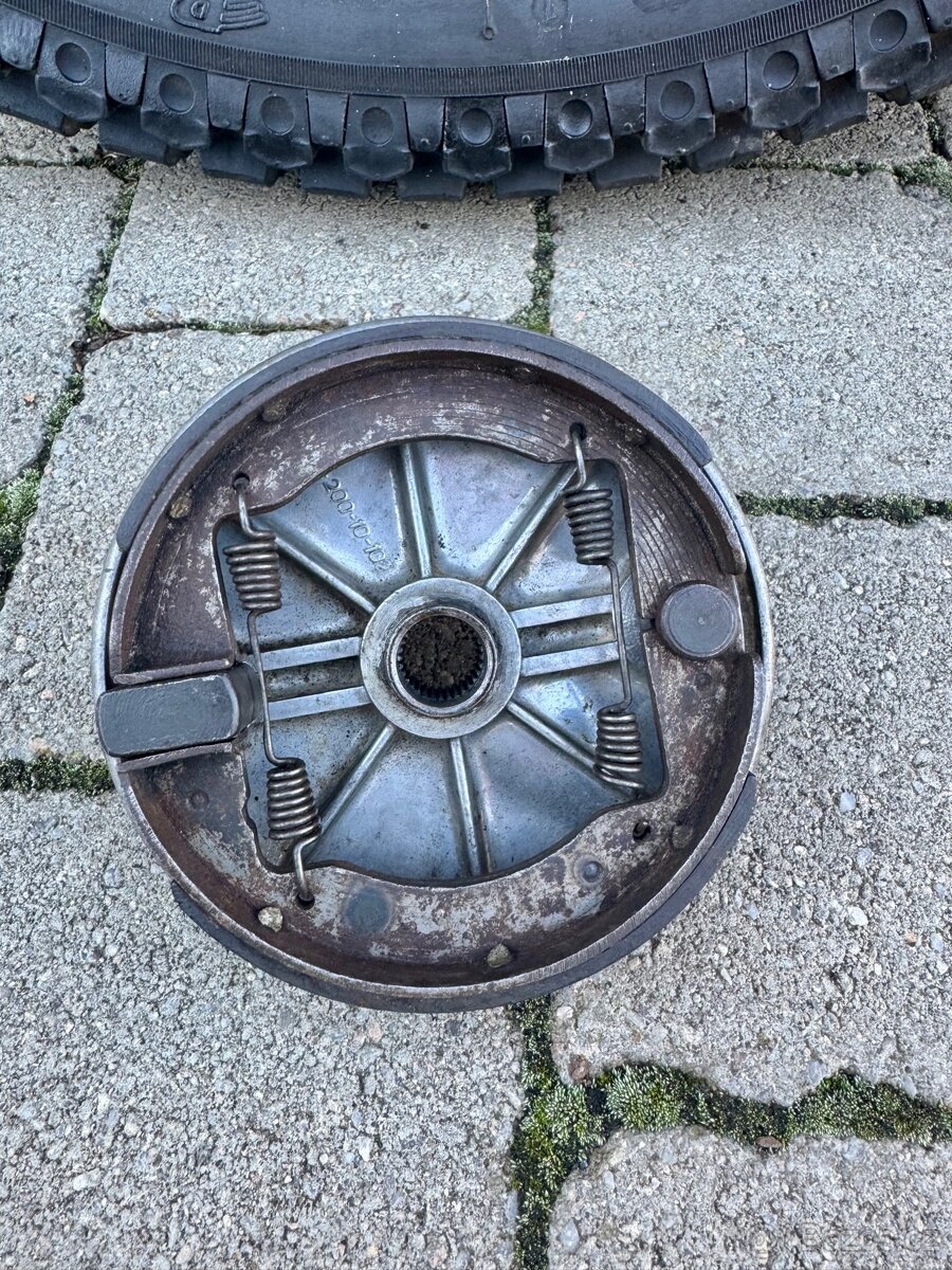 ČZ 125 T - přední a zadní kolo - 18