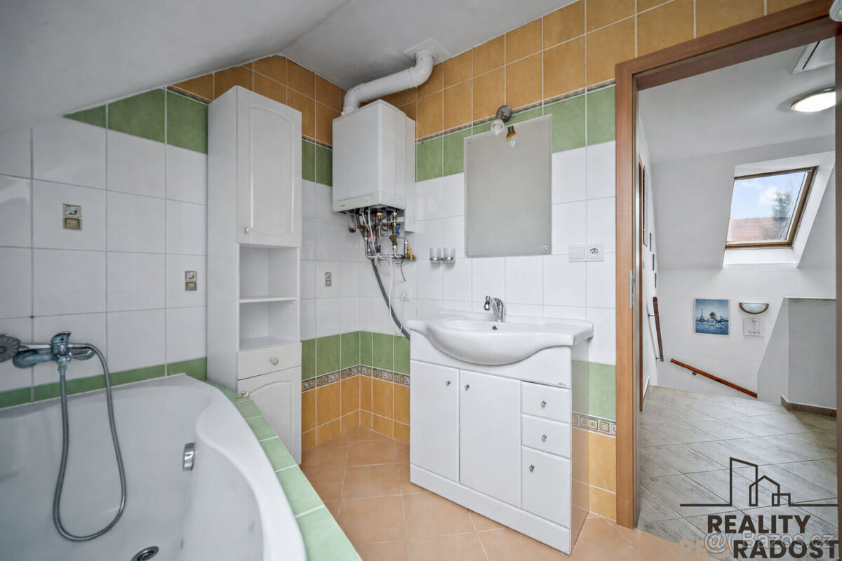 Prodej domu - Hrochův Týnec - 18