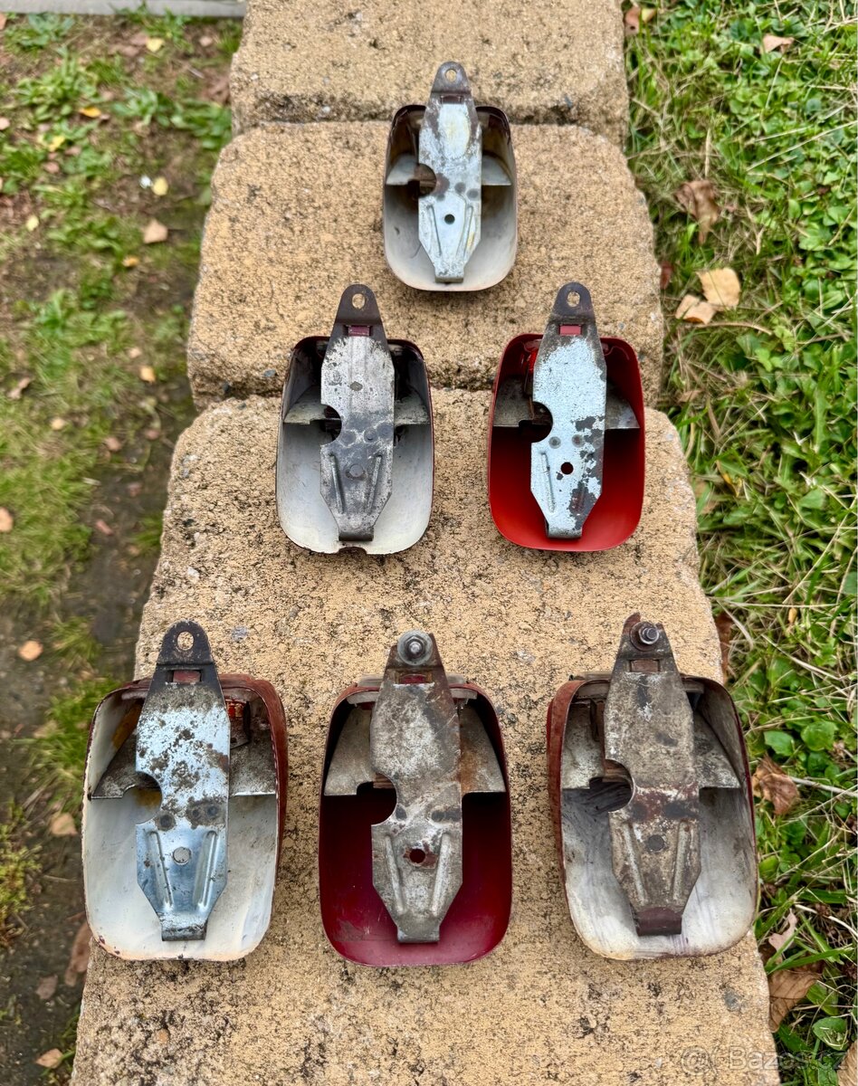 Jawa ČZ kývačka, půllitr, Velorex - zadní světla - 18