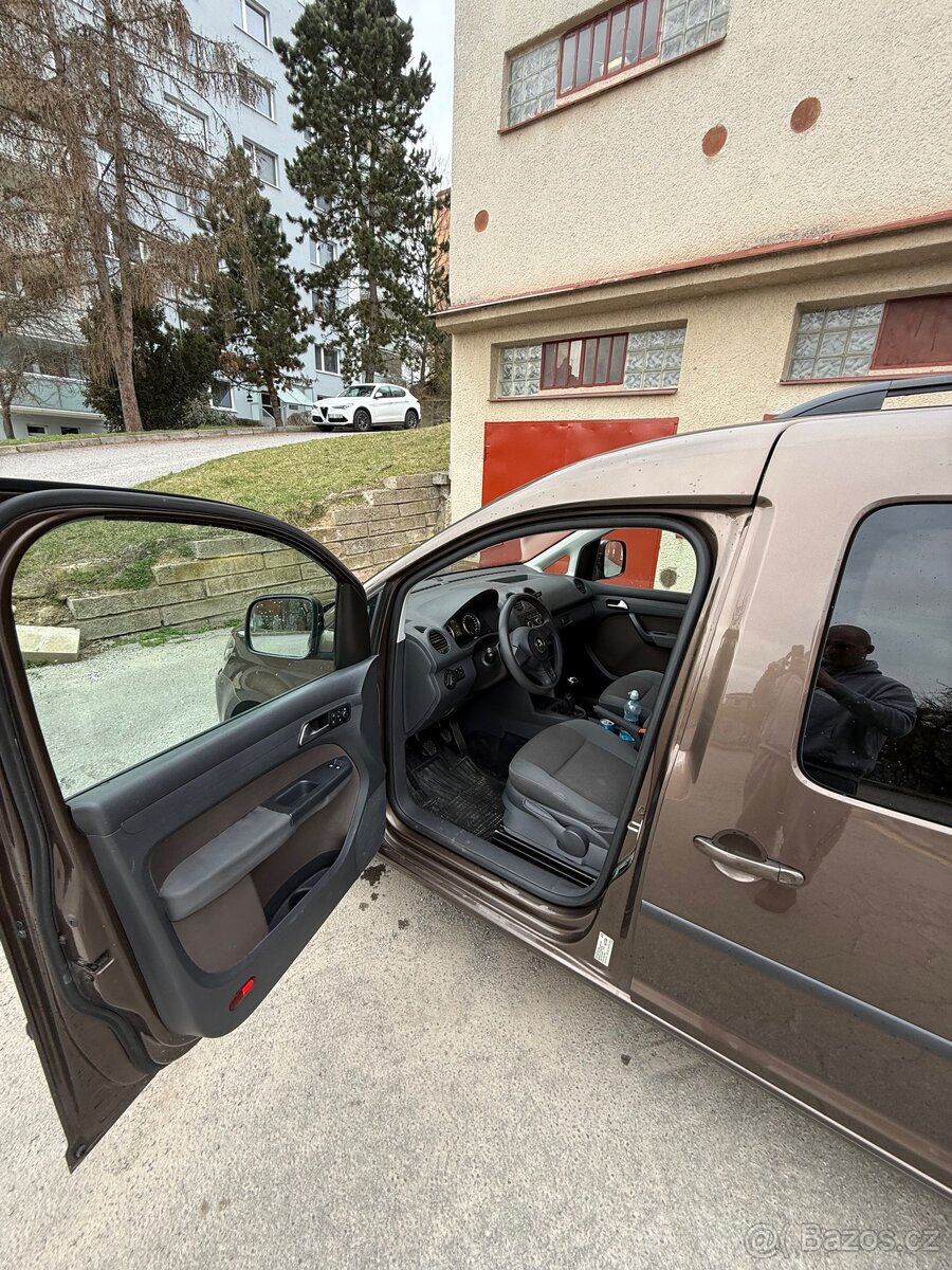 WV Caddy maxi 7 míst - 18