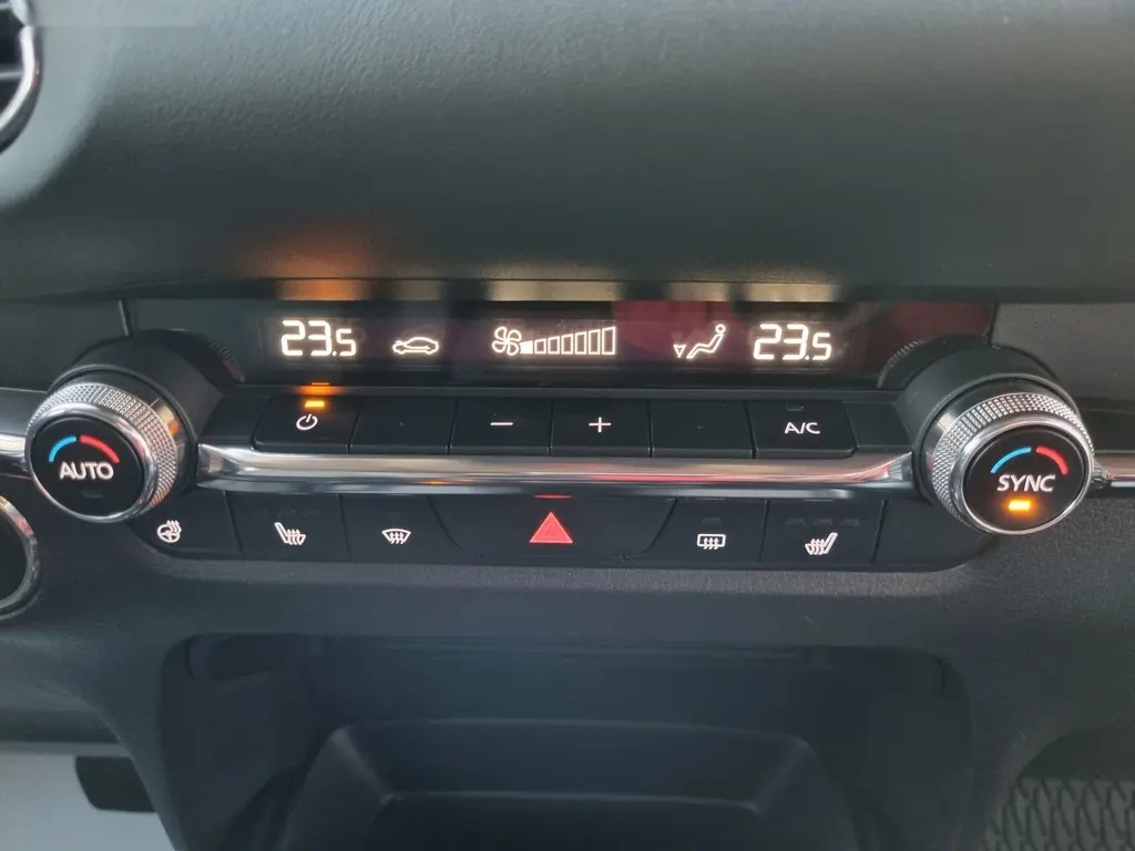 Mazda CX-30, 2.0 SkyactivX 137kW odpočetDPH - 18