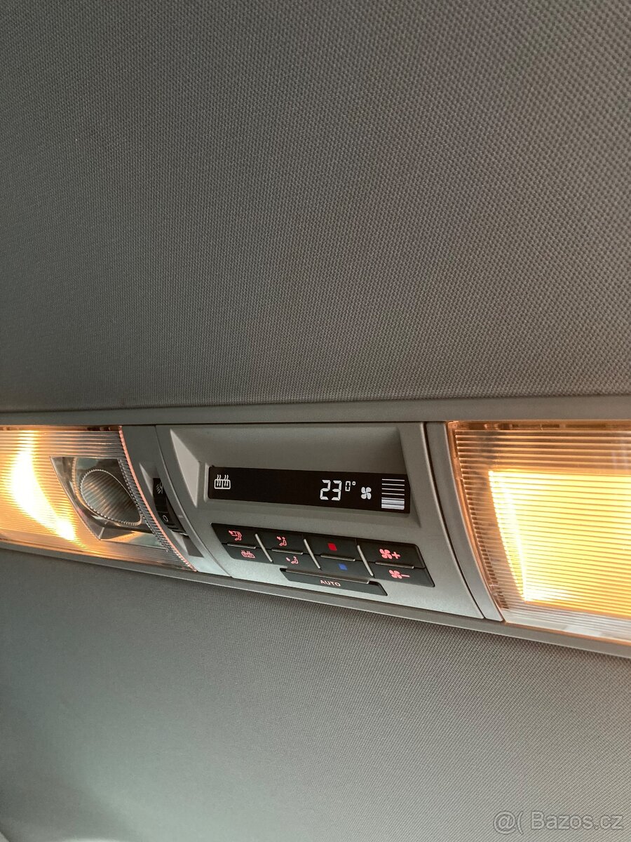 VW MULTIVAN T5 2.0 TDI 103kW EDITION25,ALCANTARA,XENONY,NAVI - 18