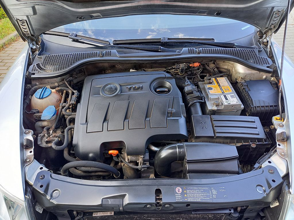 Škoda Octavia, 1.6TDi-klima-alu-výhřev-ČR - 18