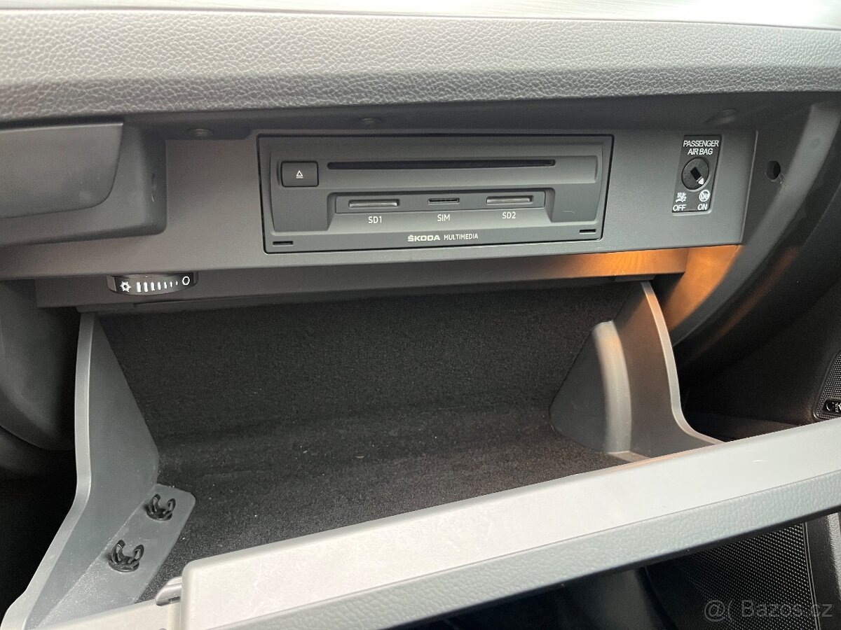 SUPERB 3 2.0TDI 140kw MAX VÝBAVA PANORAMA TOP STAV - 18