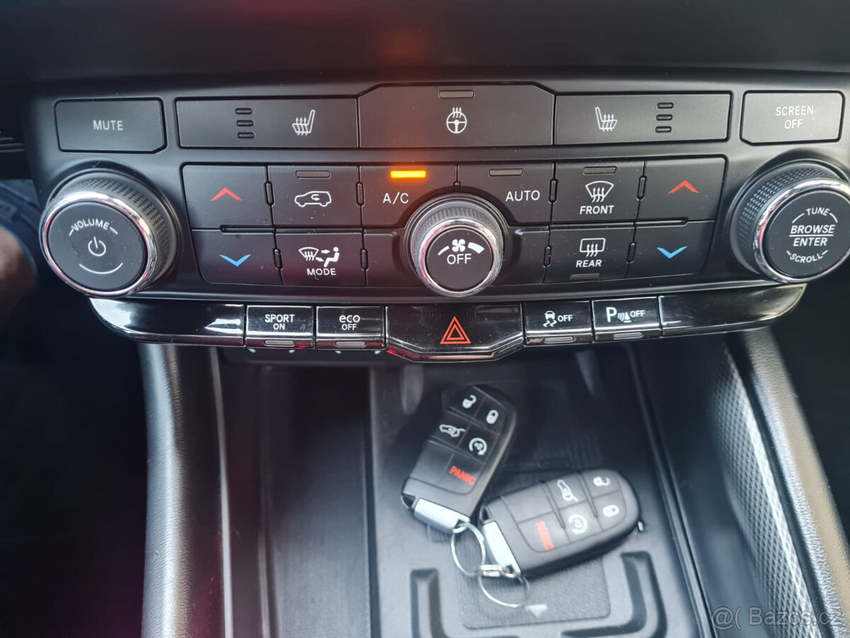 Dodge Durango RT 5,7 V8 AWD, Alcantara, 7 míst, DPH - 18