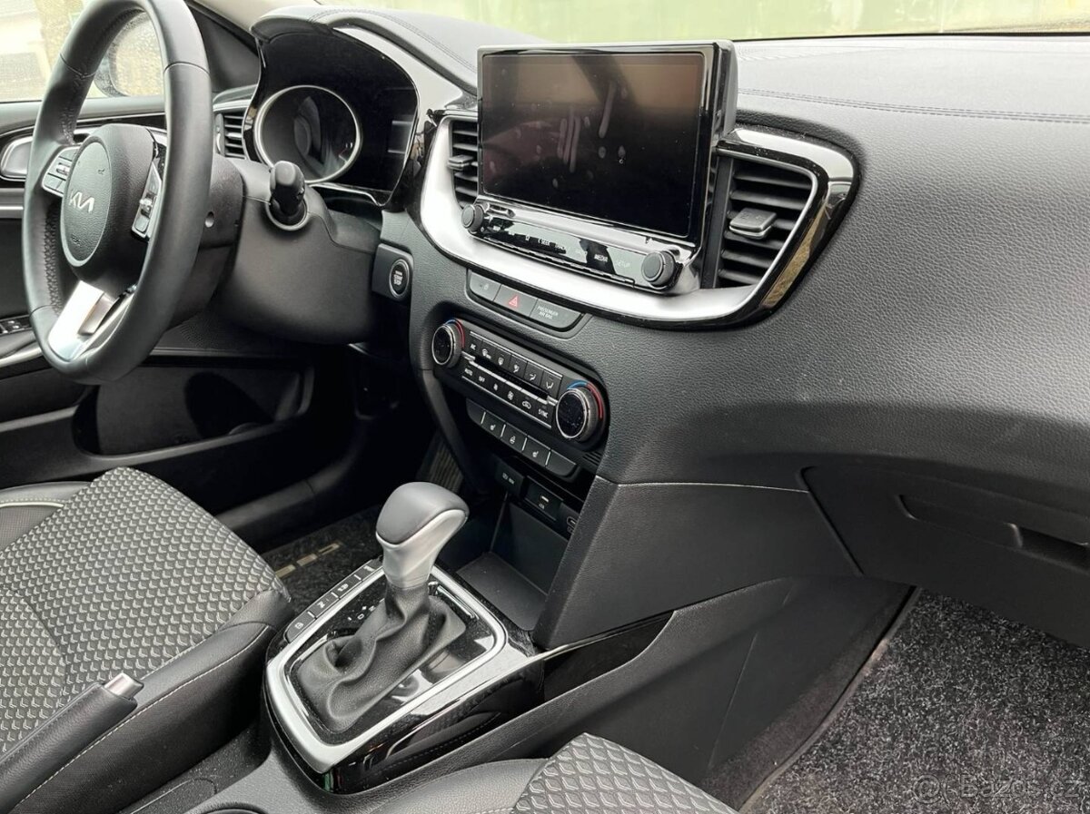 Kia Ceed SW 1.5 T-GDI - 18