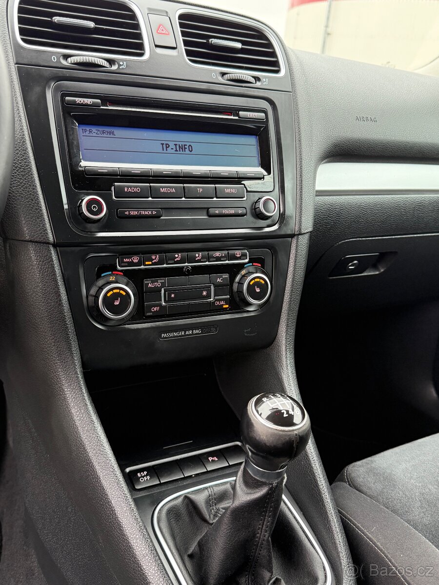 Volkswagen Golf VI • 1.4 TSI 90 kW • NOVÉ ROZVODY • 2 x pneu - 18