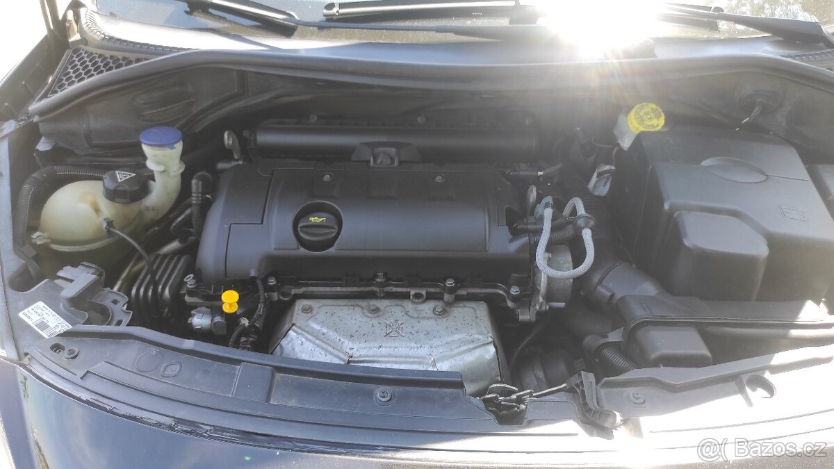 Peugeot 207 1,4 VTi benzín 70kW - 18