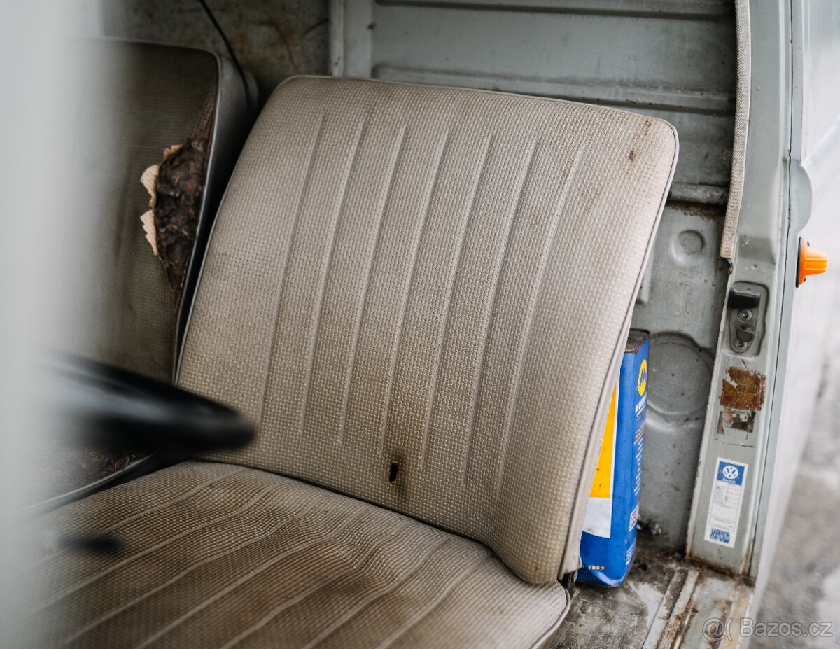 VW T2a highroof - 18