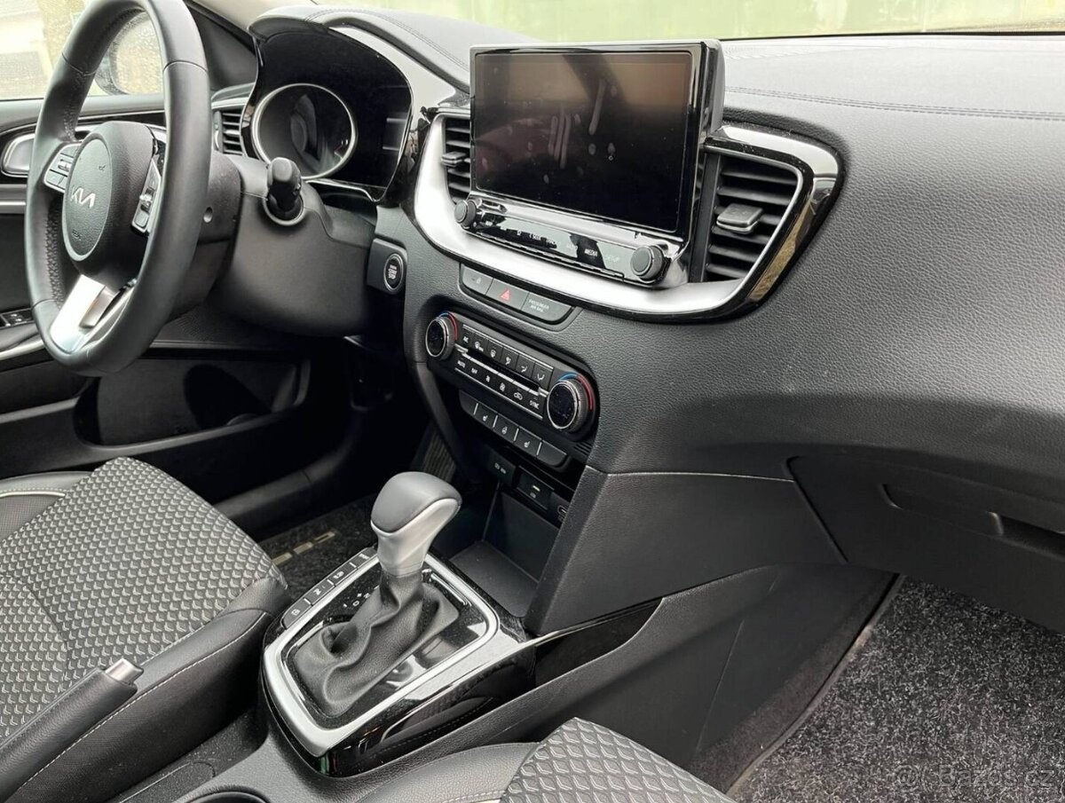 Kia Ceed SW 1.5 T-GDI - 18