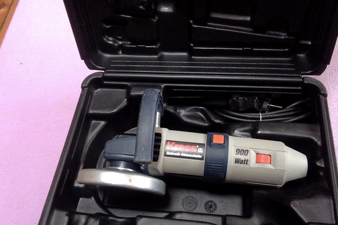 motorova pila-dilna , garaž - 18