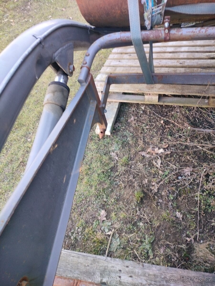 čelní nakladač BAAS - 18