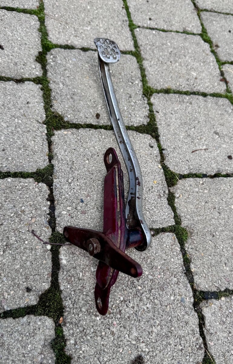 Jawa ČZ kývačka, ČZ - brzdové páky - 18
