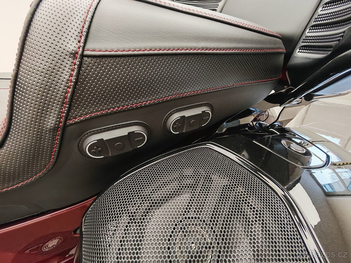 INDIAN Roadmaster Elite Red - 18