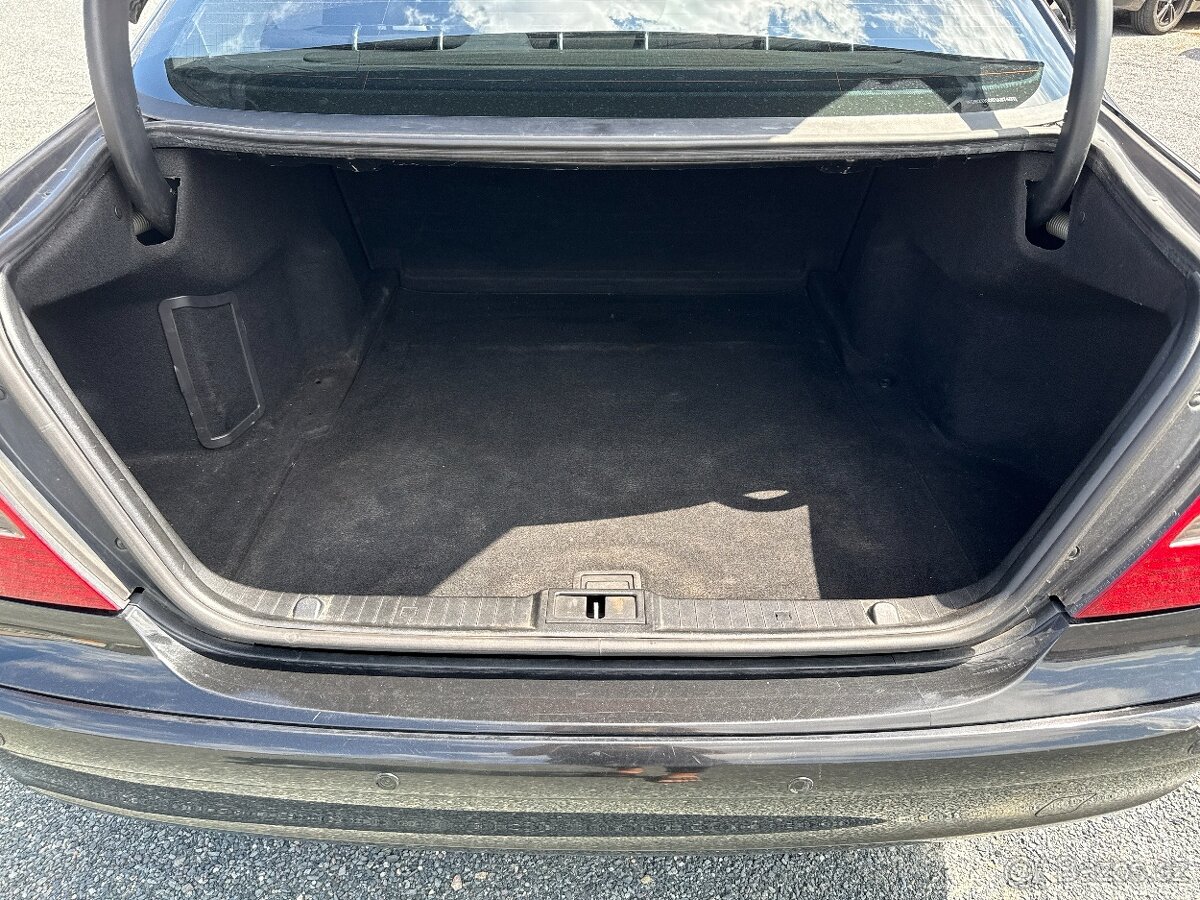 Mercedes-Benz E 220 CDI 110kW - 18