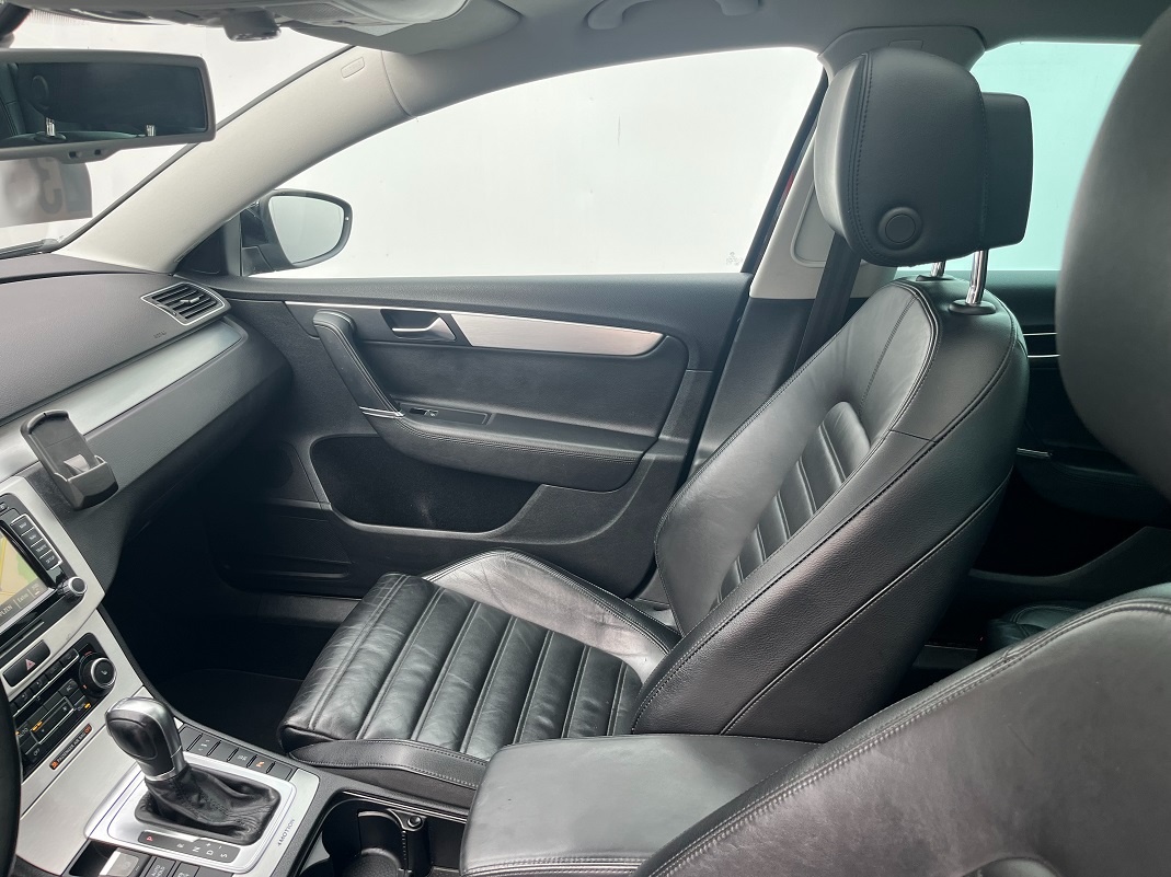 VW PASSAT B7 3.6FSI DSG 4Motion High Line 220kW TOP STAV DPH - 18