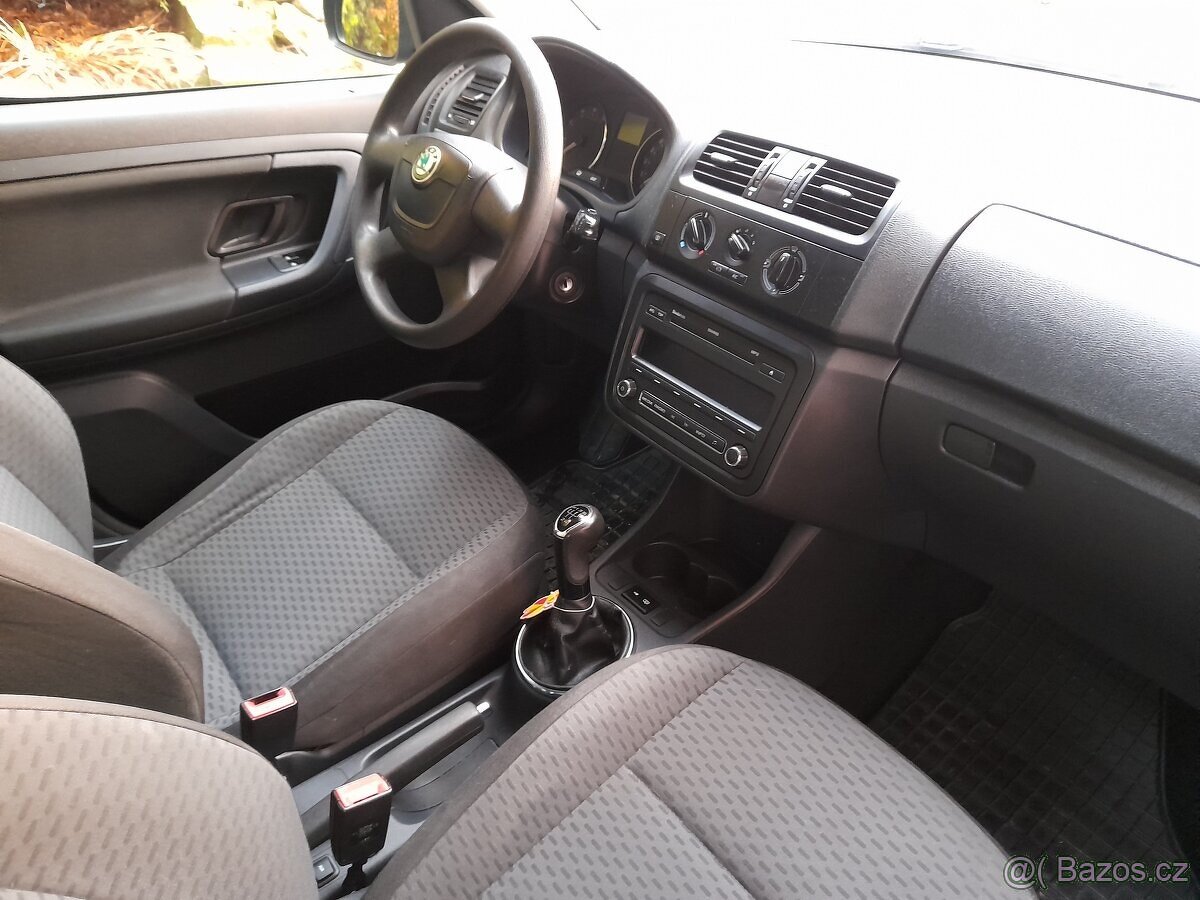 Škoda Roomster 1.2 TSi 77kw r.v. 2011 ( na opravu) - 18