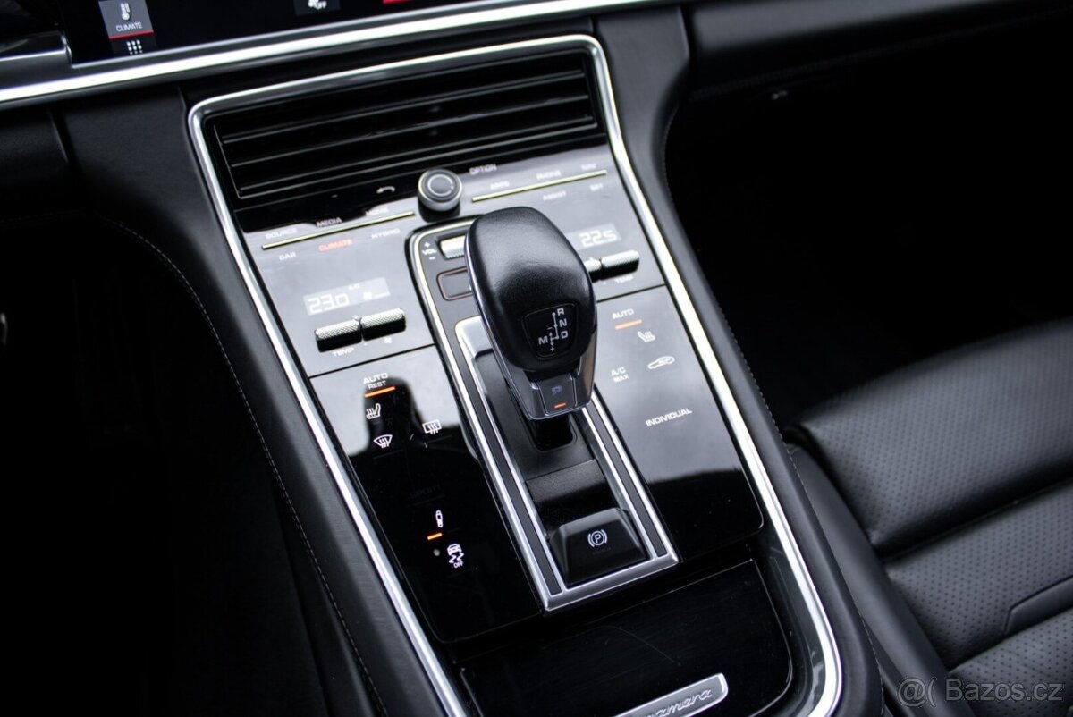 Porsche Panamera 4 E-Hybrid 4x4 A/T - 18