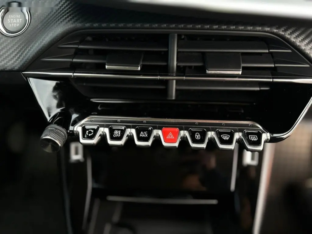 Peugeot 2008, ALLURE 1.2PT 100"MAN6"Zimáky - 18