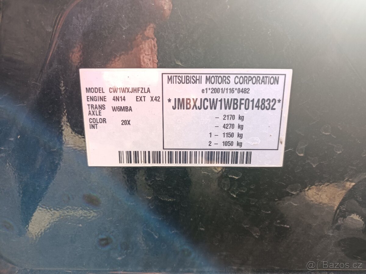 Mitsubishi outlander 2.2 DI-D,4x4,rok 2011 - 18