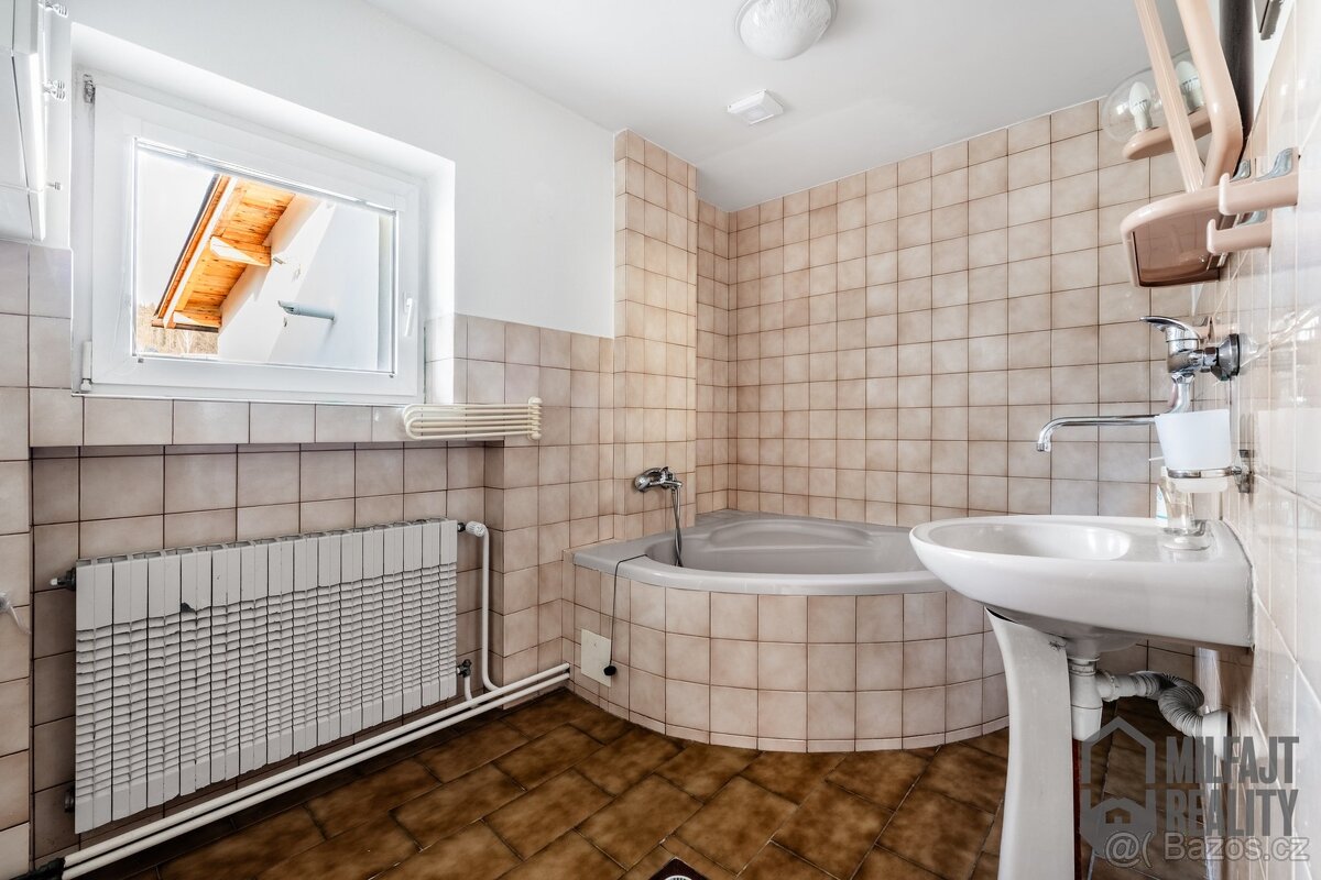 Dvougenerační RD (3+1, 4+kk), 2.135 m2 pozemek, Železný Brod - 18