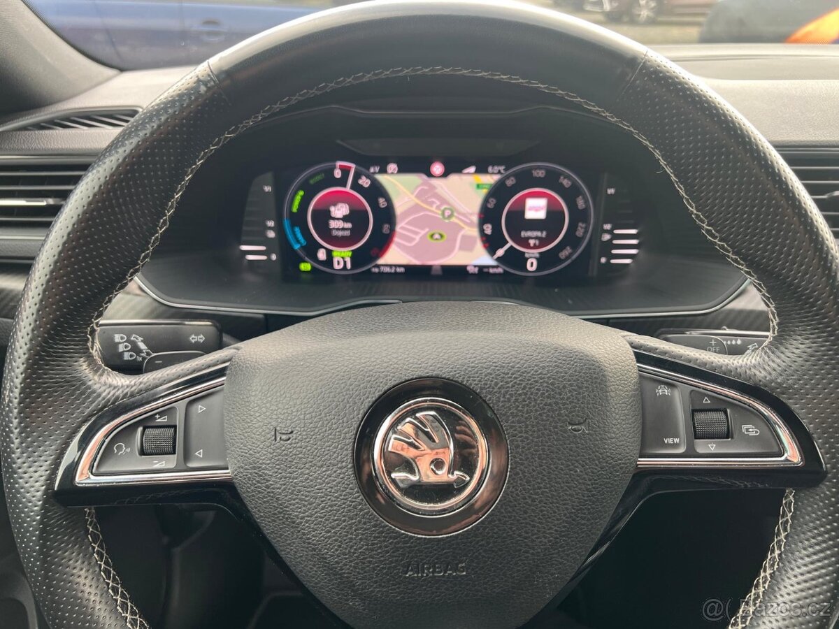 ŠKODA SUPERB KOMBI 1.4 TSi iV SPORTLINE - 18