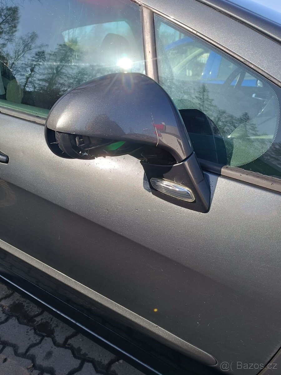 Peugeot 308 2008 - 18