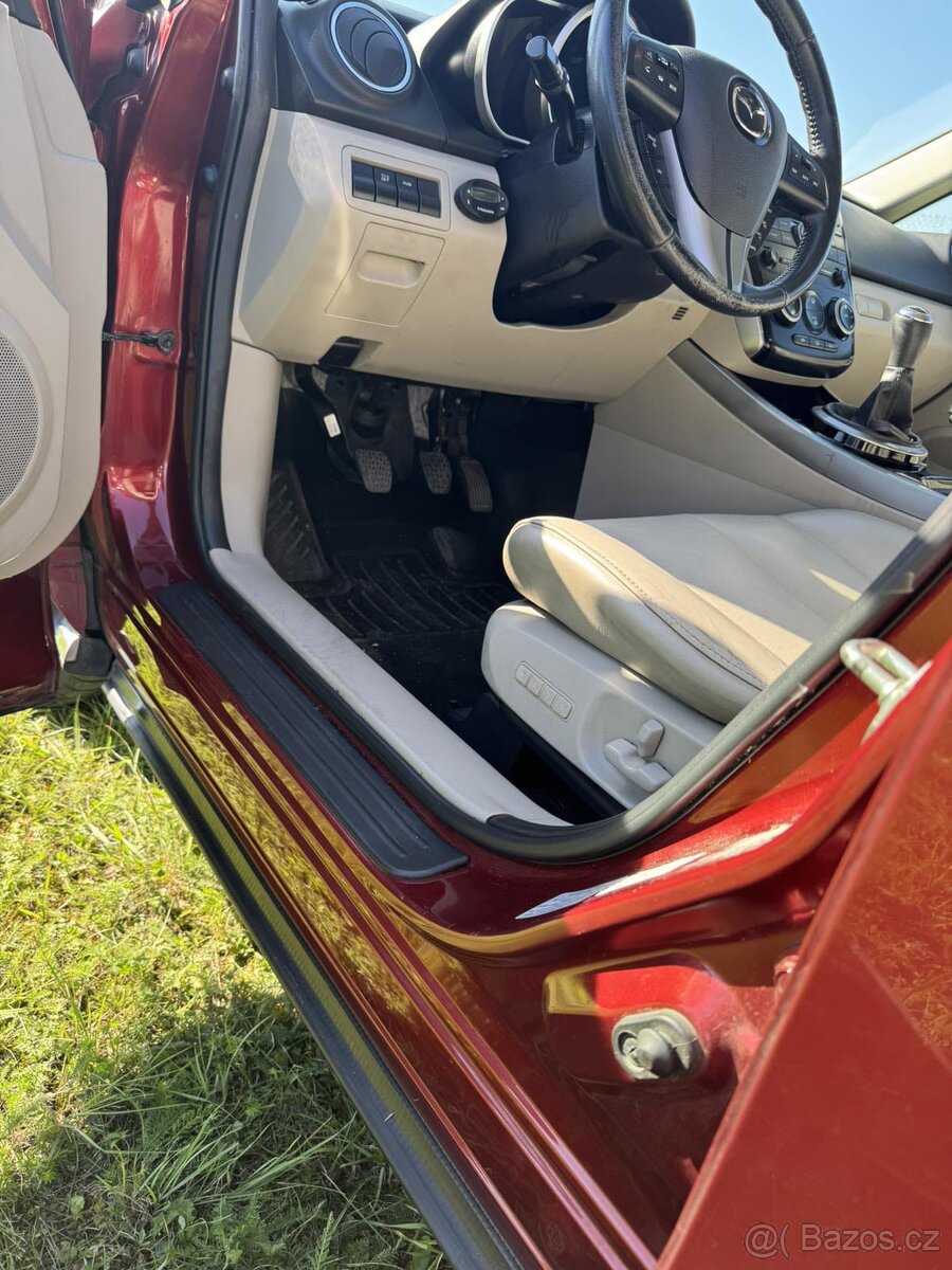 Mazda CX7 Revolution max výbava - 18