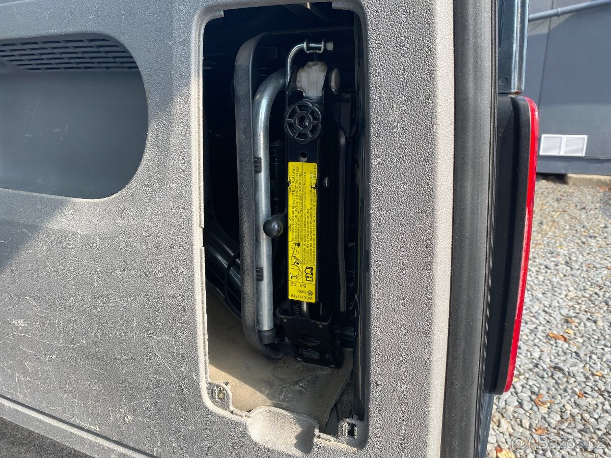 VW Caddy 1,9 TDi Aut.Klima, Tažné, AKU - 18