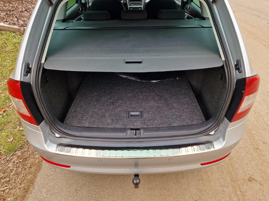 Škoda Octavia 2 1,6 TDI 77 KW, digi klima , vyhř.sed. - 18