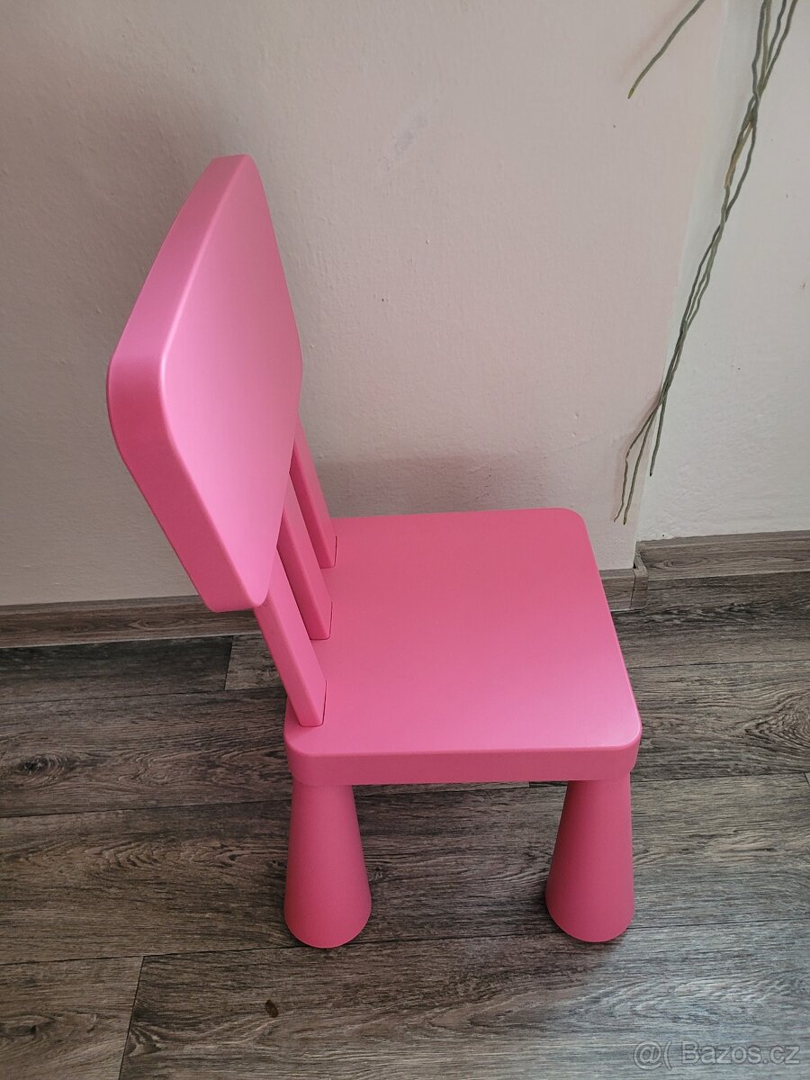 Ikea dětský set - stůl a 2 růžové židle - 18