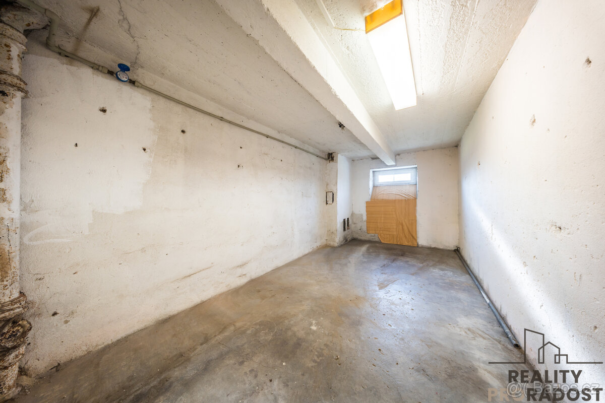 Prostorný byt 2 + kk v Bzenci - 18