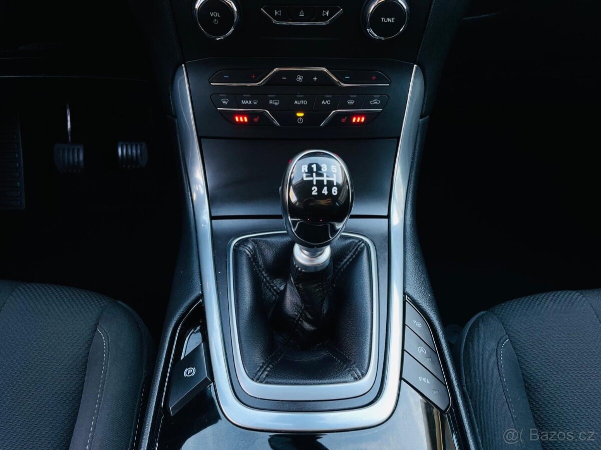 Ford S-MAX 2.0TDCi 132KW MANUÁL VÝHŘEV SERVISKA PLNÁ VÝBAVA - 18