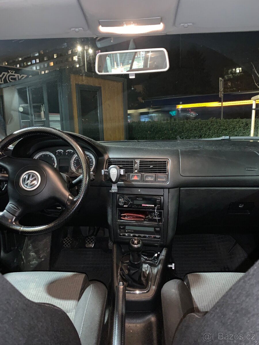 Volkswagen Golf 1.4 - 18