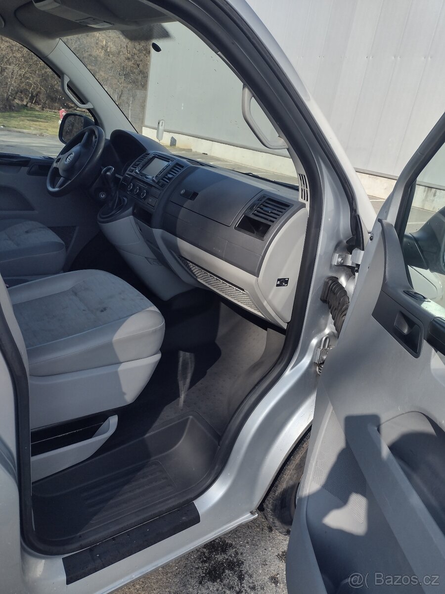 Volkswagen Transporter T5.1 2.0TDI - 18