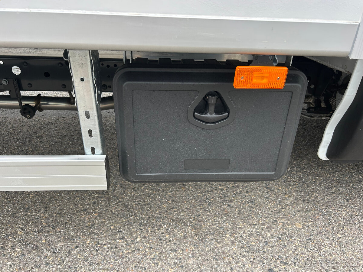 Iveco Daily 35S18 , Skříň 10 EP, nový model - 18