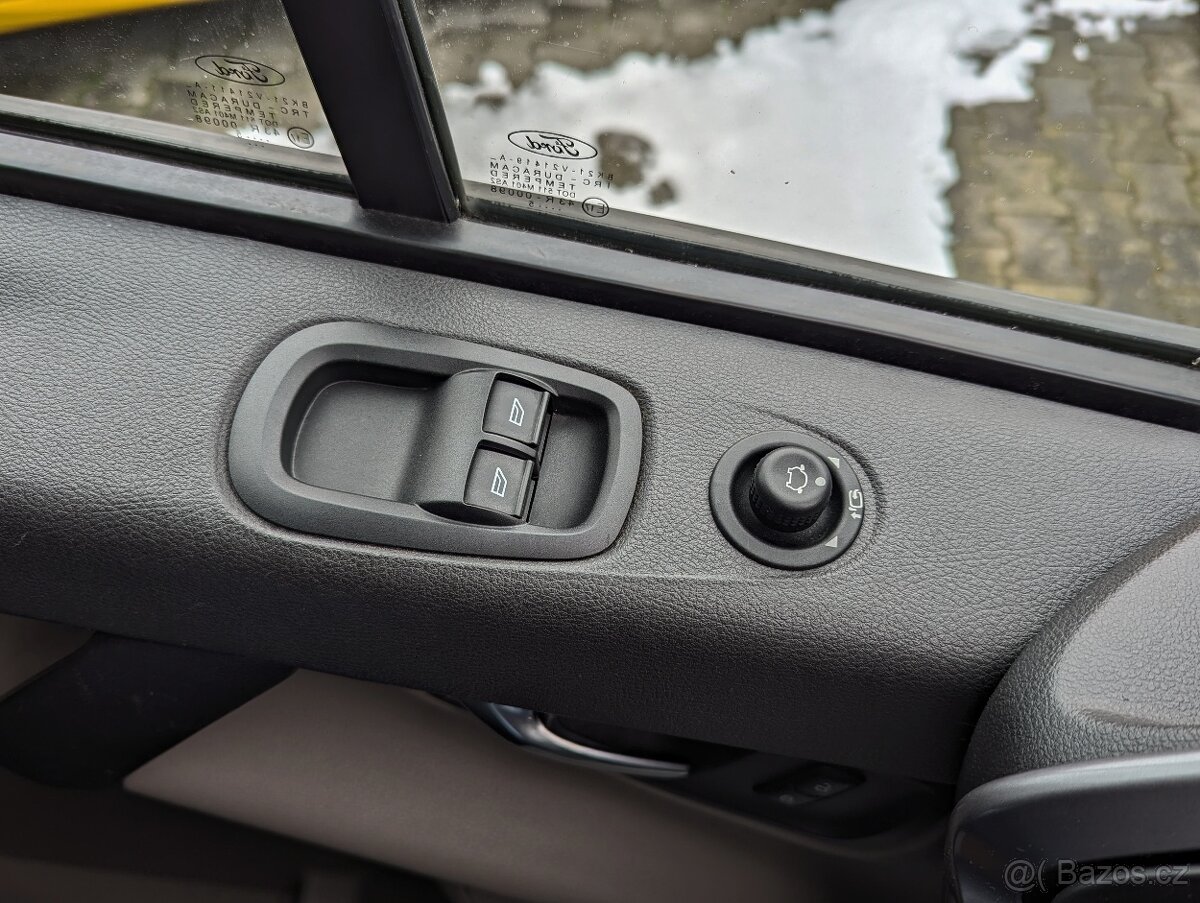 Ford Tourneo Custom 2.2TDCi 114kW 9 MÍST TITANIUM, KAMERA - 18