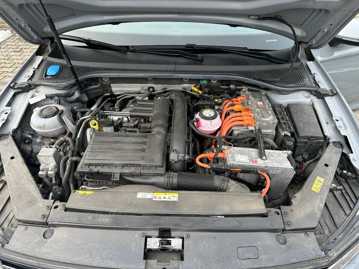 VW PASSAT HYBRID 1,4 GTE DSG , DPH, Virtuální cocpit - 18