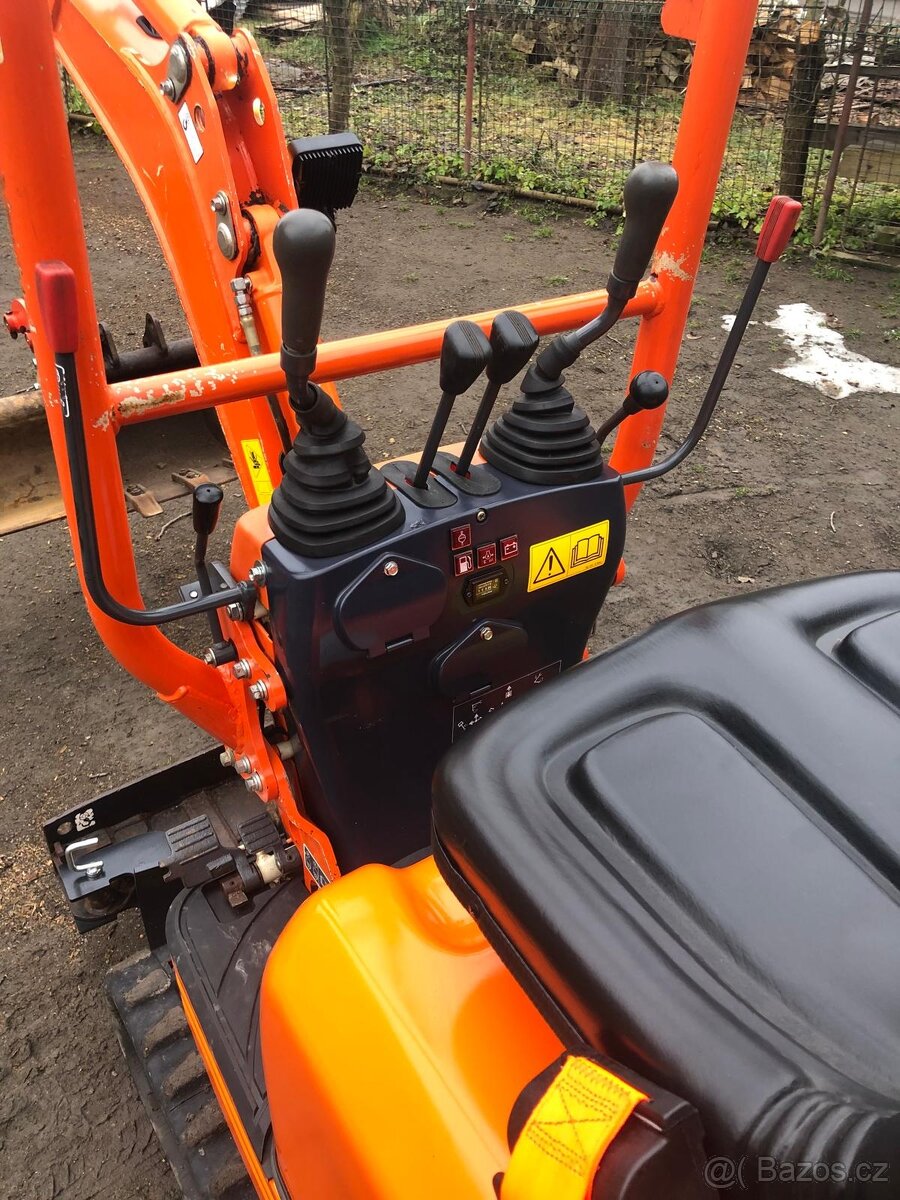 Minibagr Kubota U10 s nulovým přesahem zádě - 18