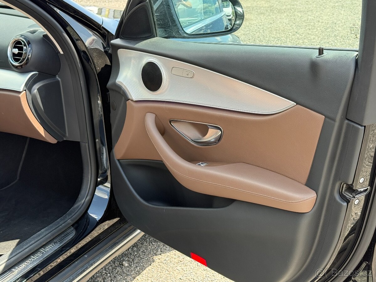 Mercedes-Benz Třídy E, 220 d 4MATIC AllTerrain - 18