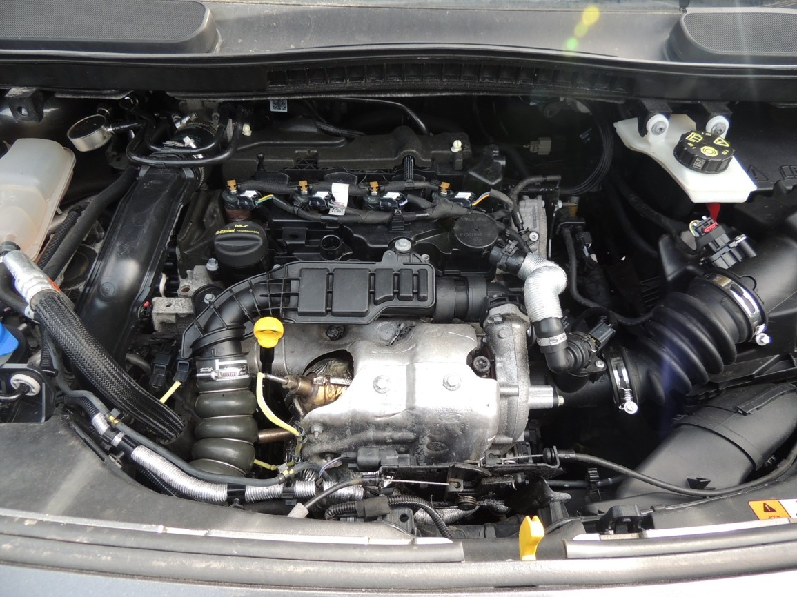 Ford Tourneo Connect 1.5TDCi,88kw,L2,Titanium,ČR,-21%DPH - 18