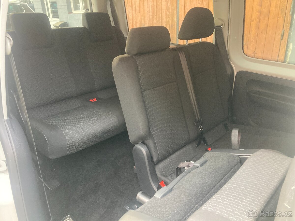 VOLKSWAGEN CADDY MAXI 1,4 Si 7míst 150k HIGHLINE - 18