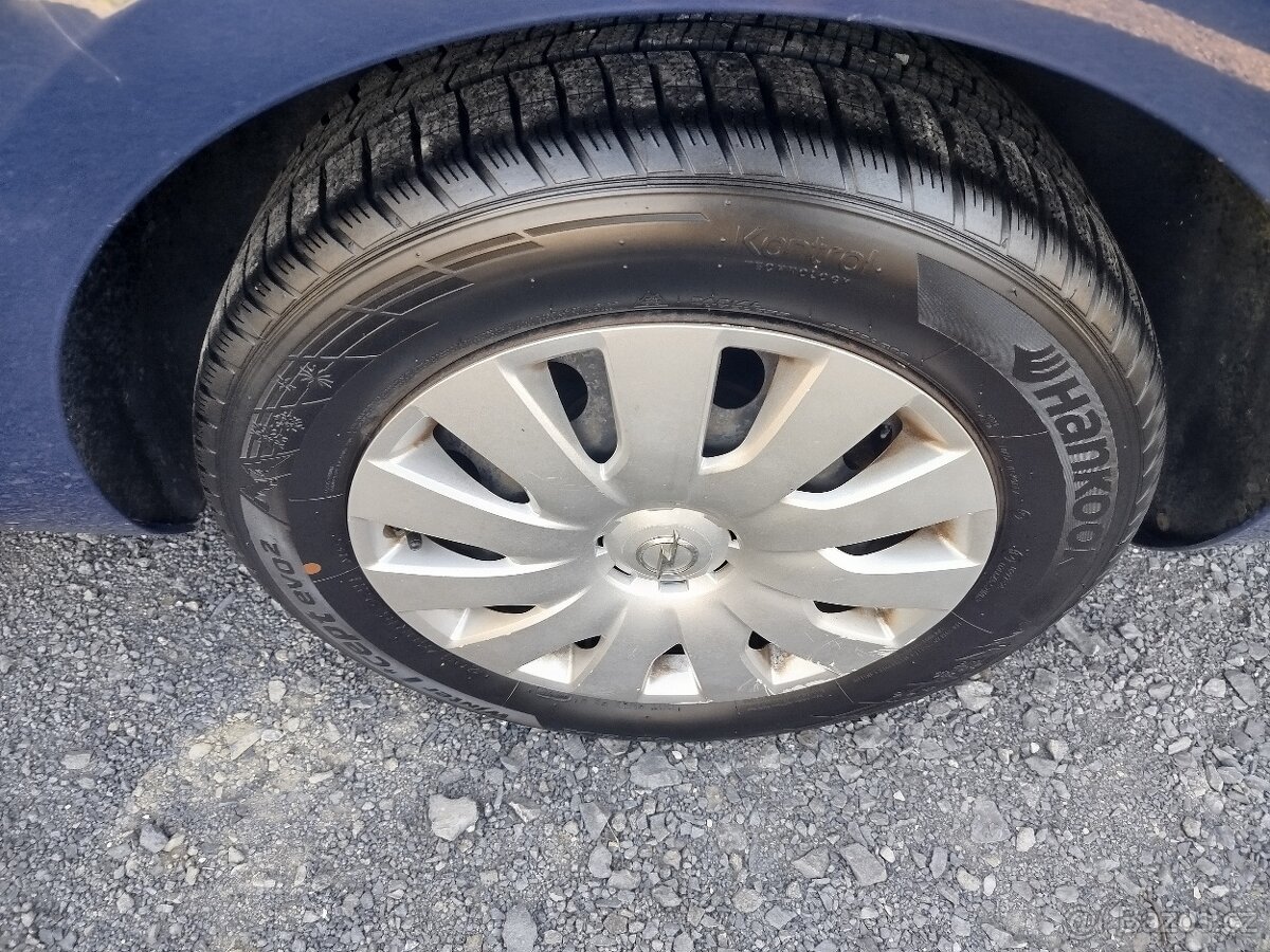 Opel Astra kombi 1.6i 85 kW, r.v. 4/2014, najeto 184.484 km - 18