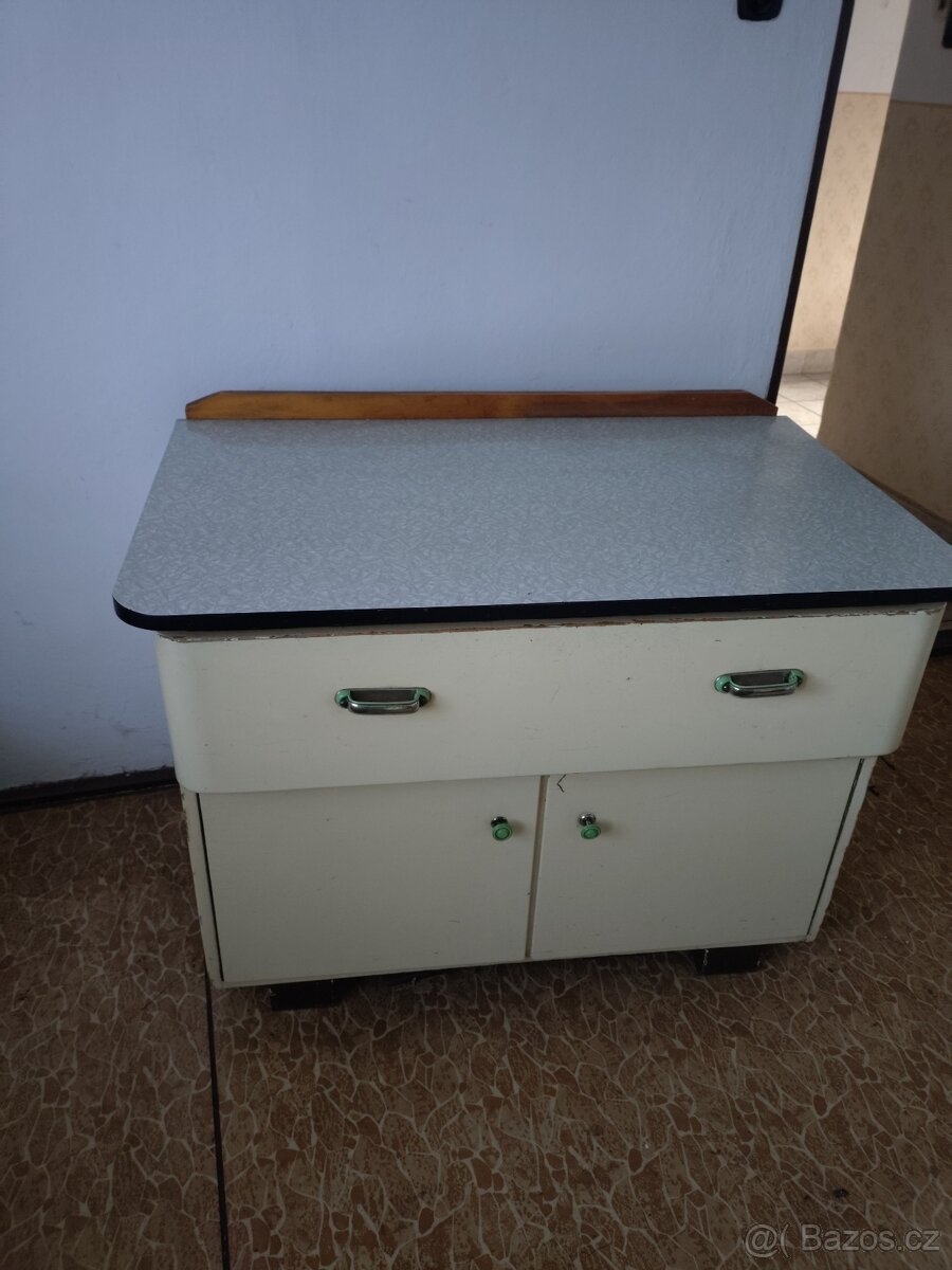 Starý nábytek - 18