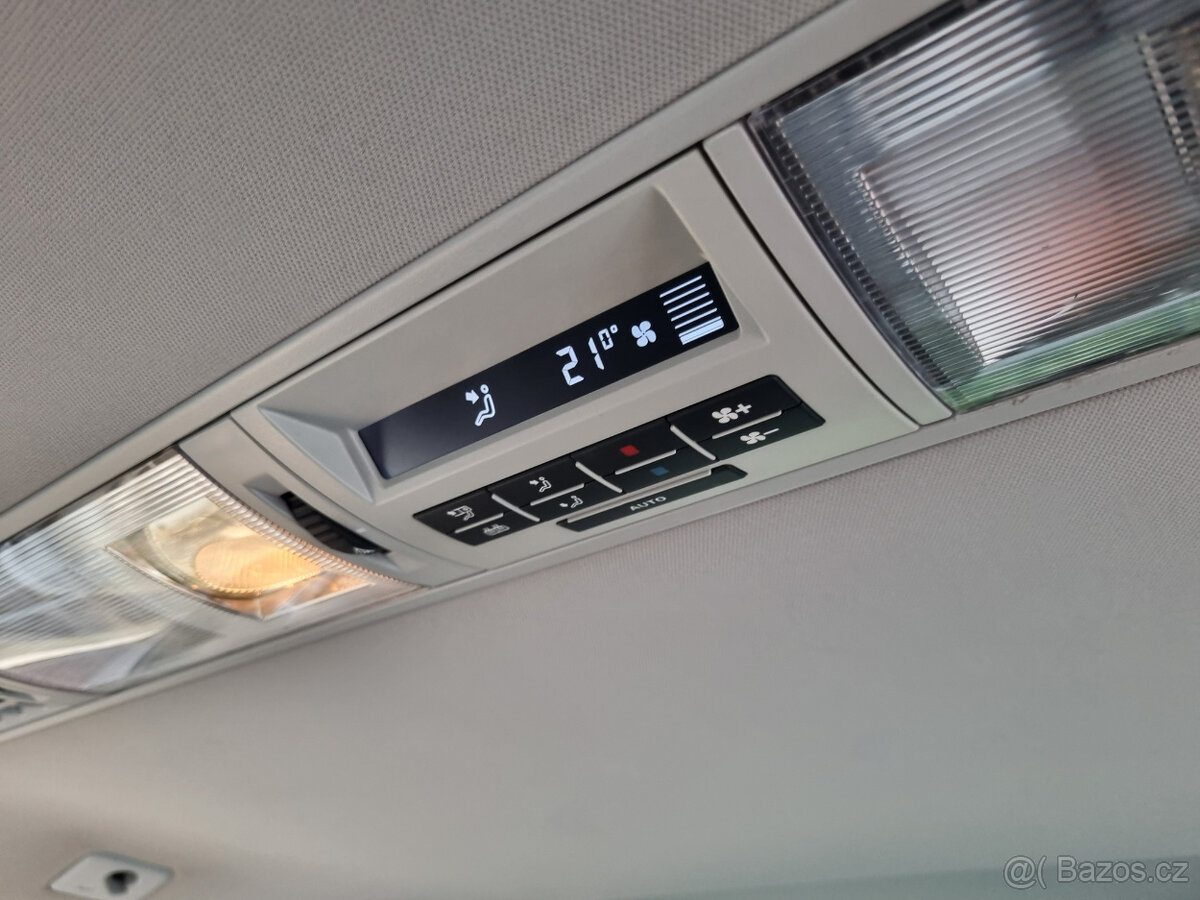 VW Multivan 2.0TDi 103kW DSG 7 míst - 18