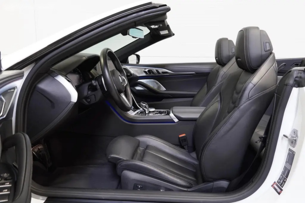 BMW Řada 8, BMW 850i Xdrive cabrio - 18